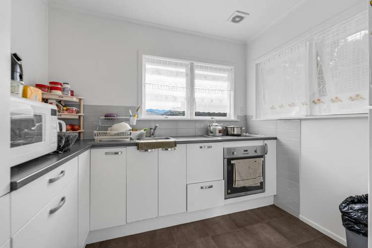 48 Sutton Crescent Papakura_10