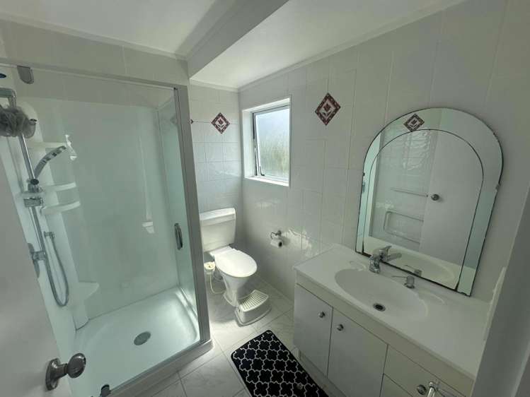 15A Te Atatu Road Te Atatu South_14