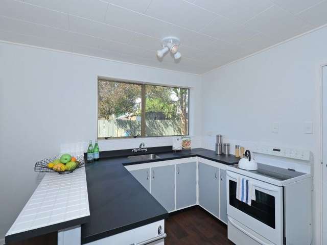 2/69 Miro Street Trentham_4