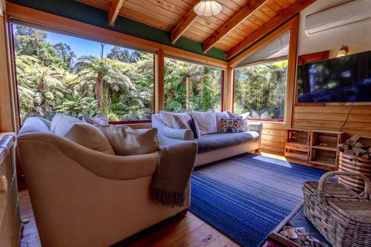 116 Cron Street Franz Josef_11