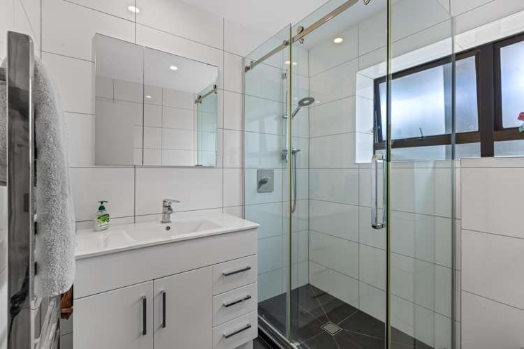 6 Waiwera Road Waiwera_12