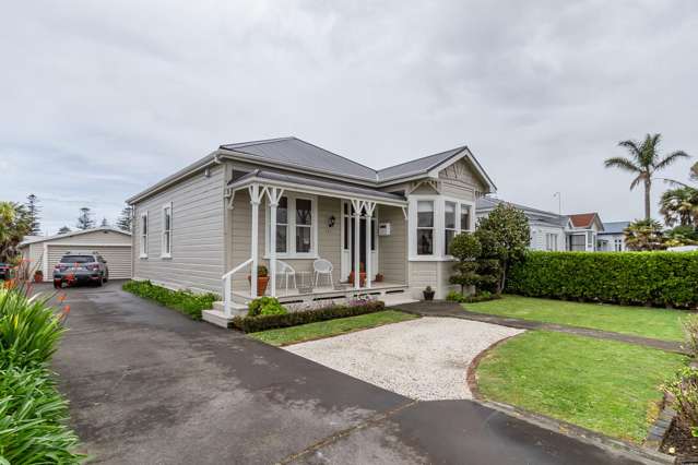 Character Villa on Nelson Cres