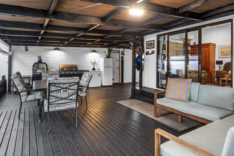 23 Great North Road Te Kamo_10
