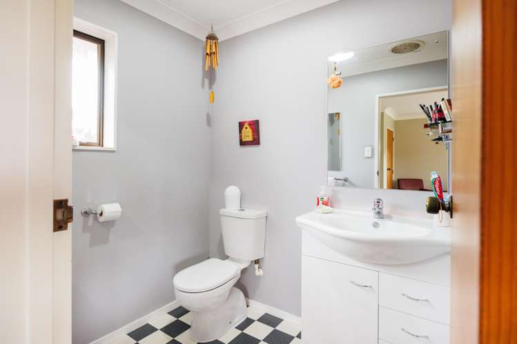 135 Amberley Avenue Highbury_11