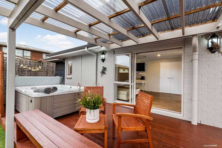 5a Bradbury Road Botany Downs_23