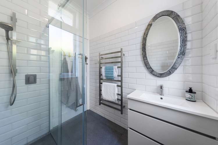 2/104 Stanley Point Road Stanley Point_18