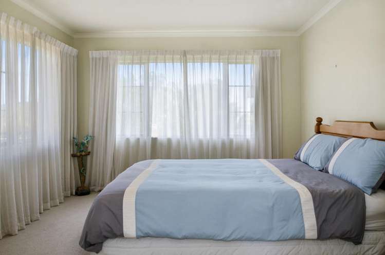 2 Beach Road Mellons Bay_11