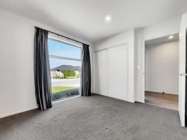 24 Quinn Crescent 500171_3