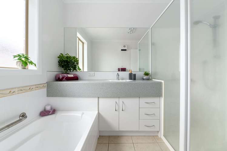 51 Sovereign Isle Lane Rototuna_9