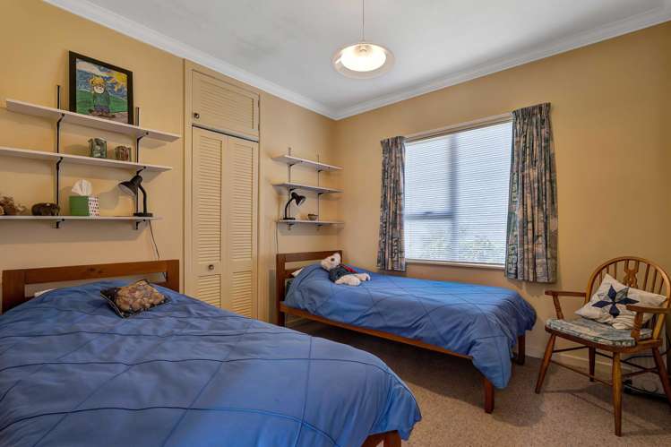 125 Seaview Road Westown_15