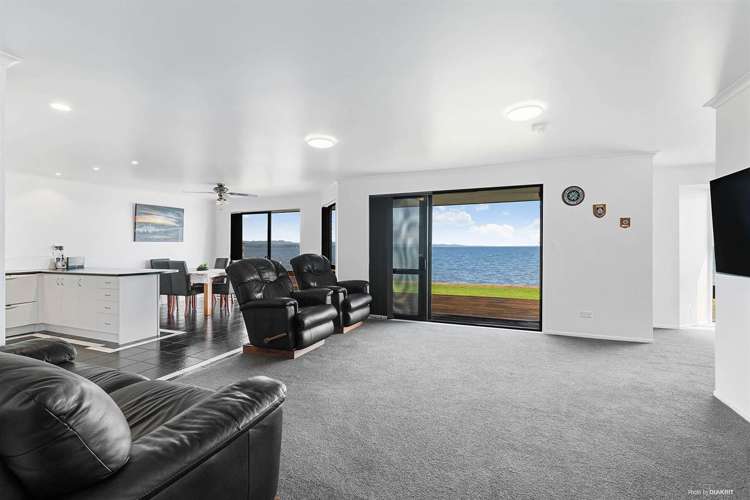 30a Crispe Road Clarks Beach_10