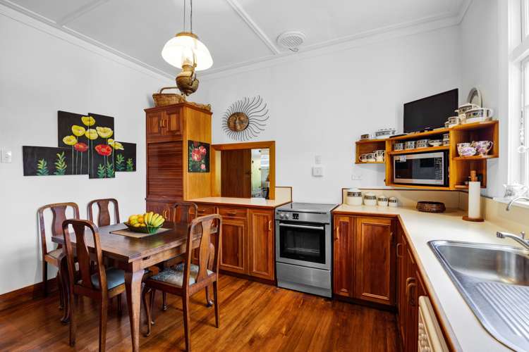 355 High Street Hawera_10