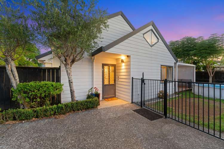 2/8 Phillip Parade Forrest Hill_0