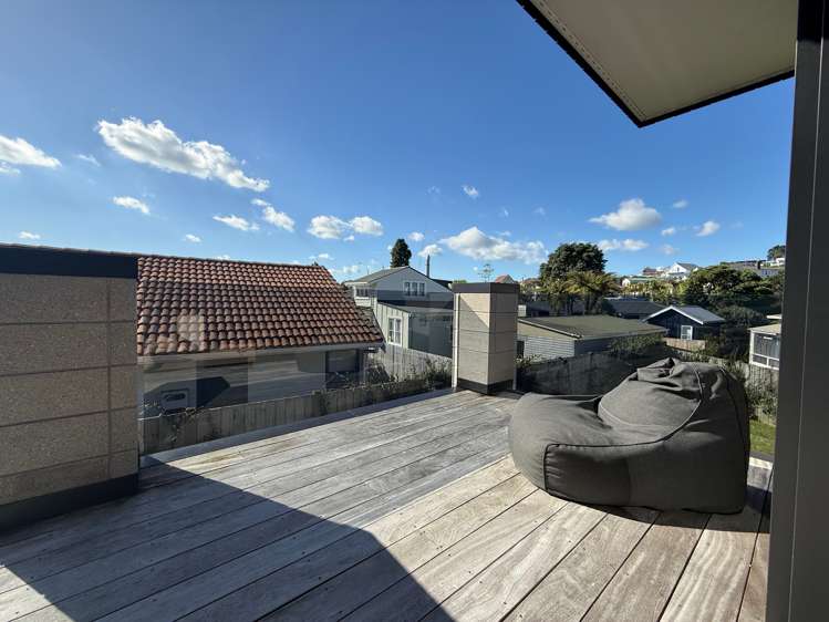 11/12 Stewart Street Raglan_16