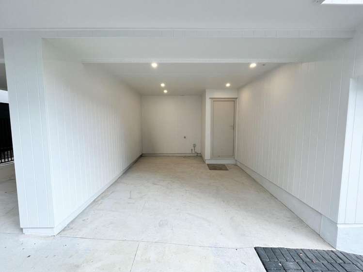 12/9 Aeroview Drive 1603_13