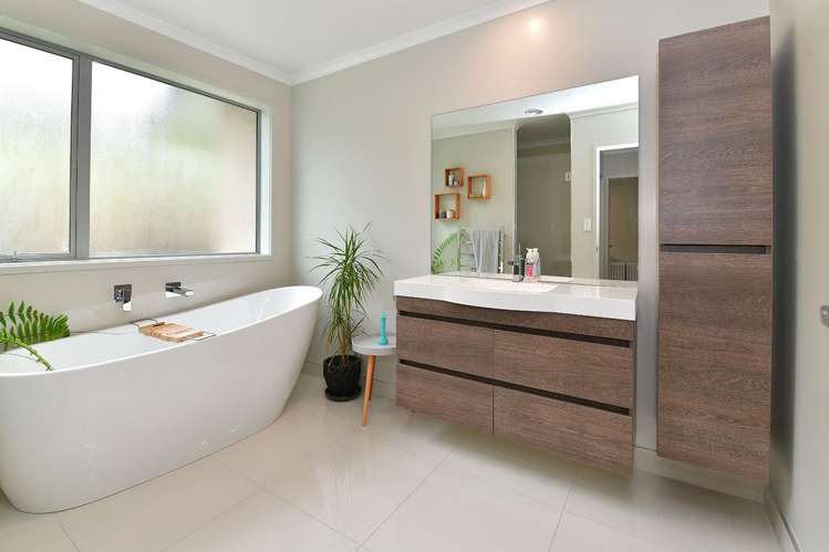 25 Hobbs Road Matakatia_23