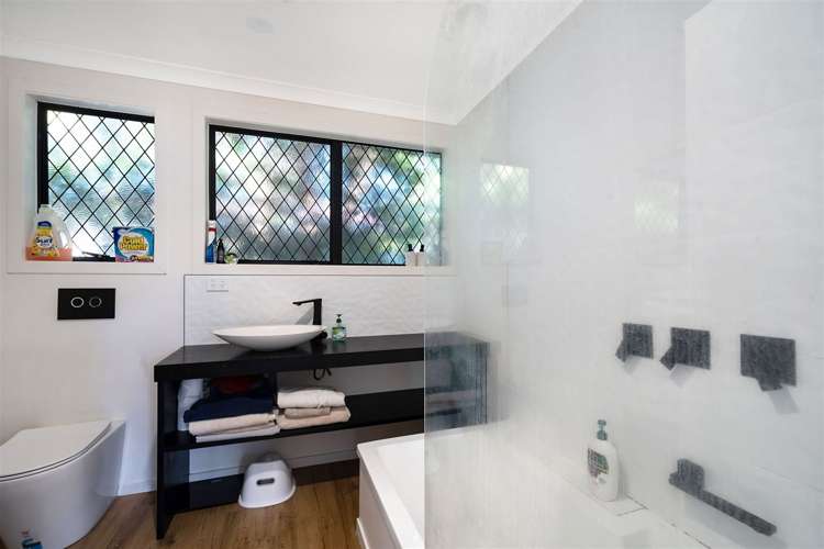 174 Solar Road Glen Eden_10