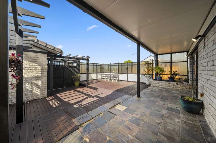 21 Rushgreen Avenue Pahurehure_16