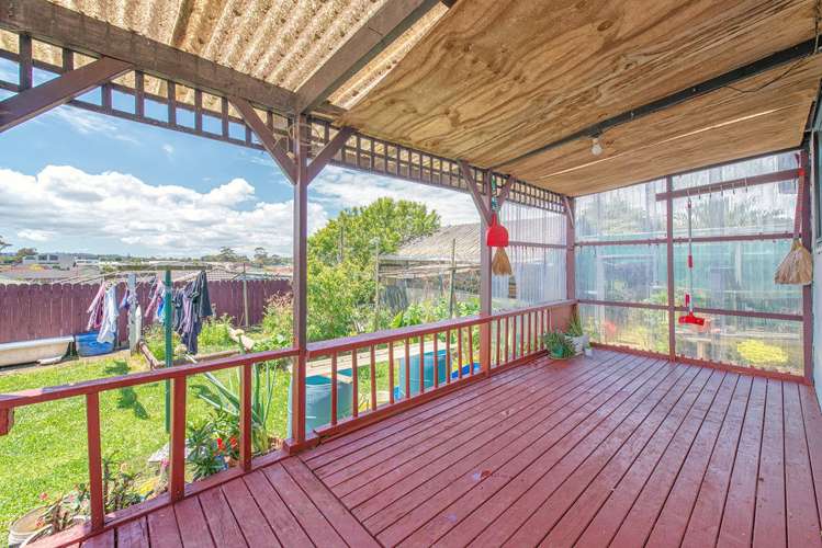 39 Barneys Farm Road Clendon Park_10