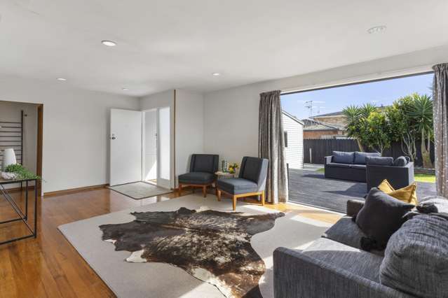 6 Archmillen Avenue Pakuranga Heights_1