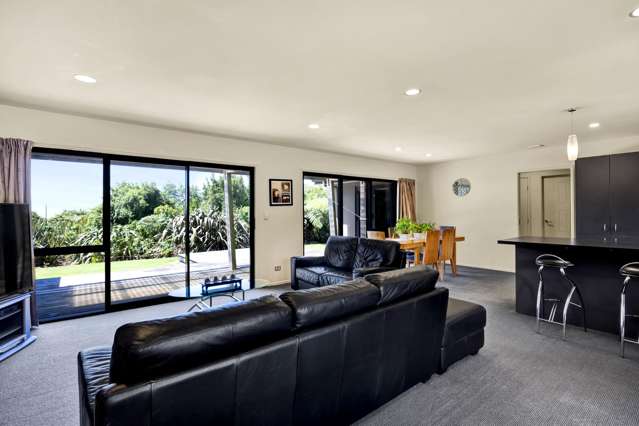 1955 Egmont Road Kaimiro_4