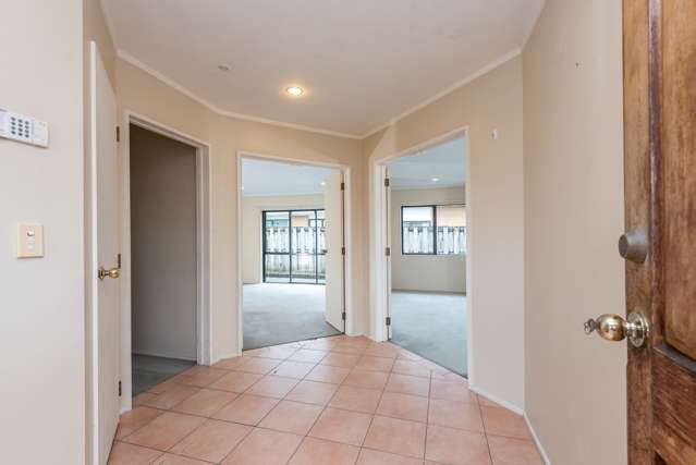 2/34 Heathridge Place Pakuranga Heights_3