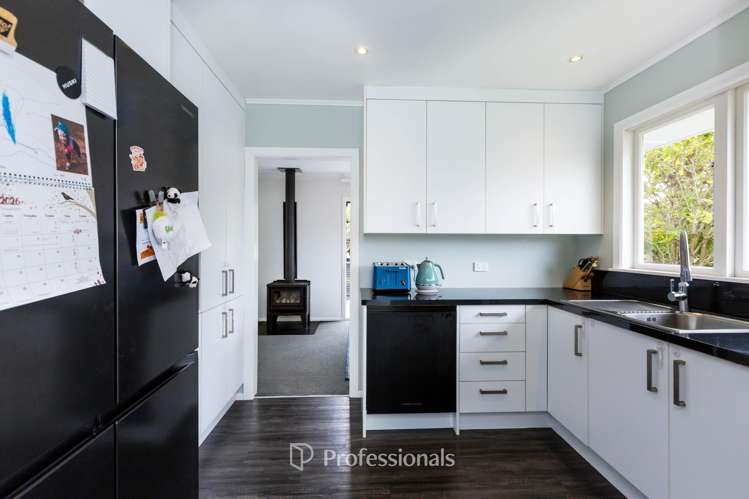 35 Whirinaki Crescent Heretaunga_7