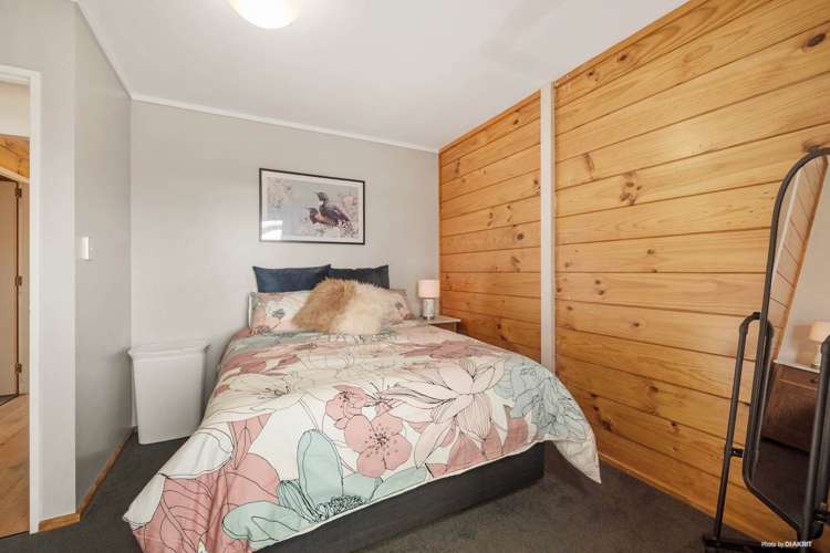 19 Alec Craig Way Gulf Harbour_23