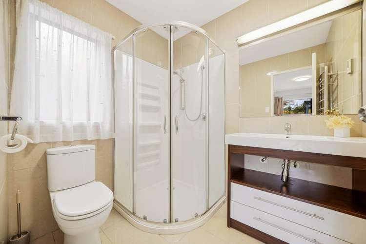 10 Montclair Rise Browns Bay_15