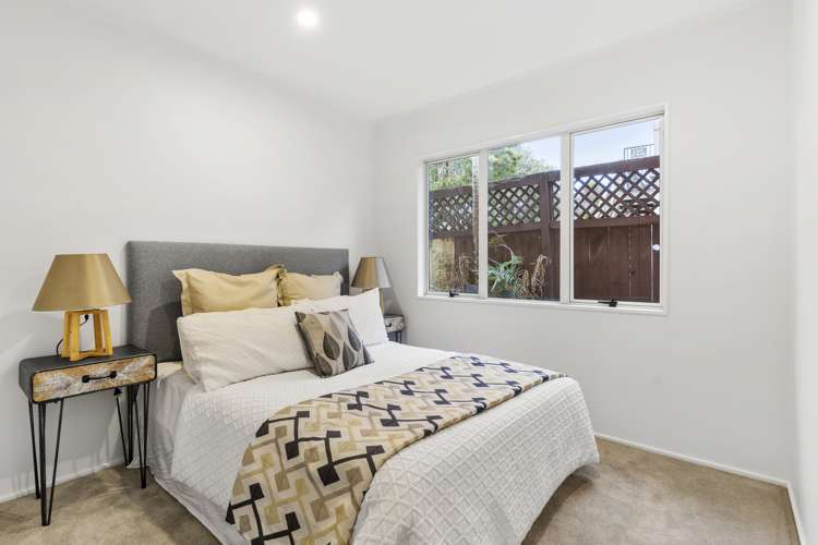 2/893 Beach Road Waiake_12