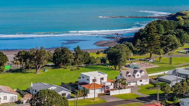 22 Fox Street Opunake_1