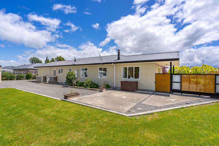 2 Daffodil Grove Carterton_15