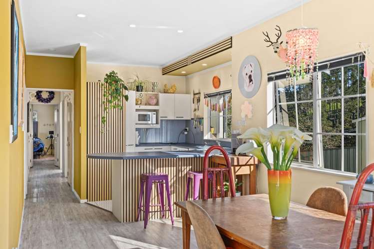23 Waitakere Road Waitakere_13