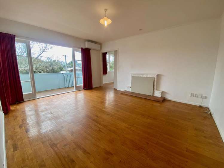 64 Selwyn Cres Forrest Hill_4