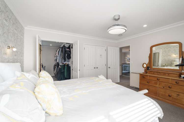 2/7 Waihora Street Hilltop_15