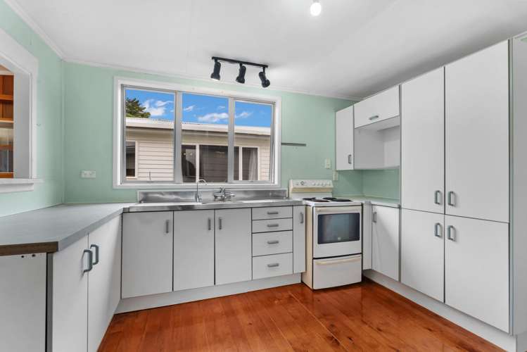 73 Great North Road Te Kamo_12