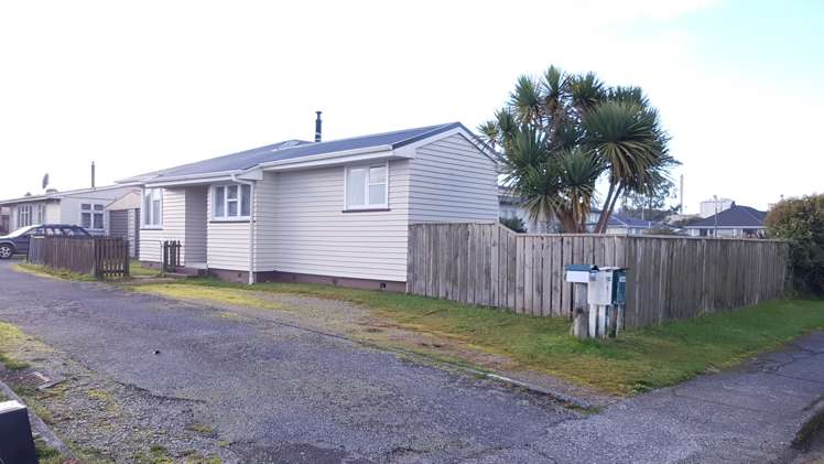 194 Weld Street Hokitika_11
