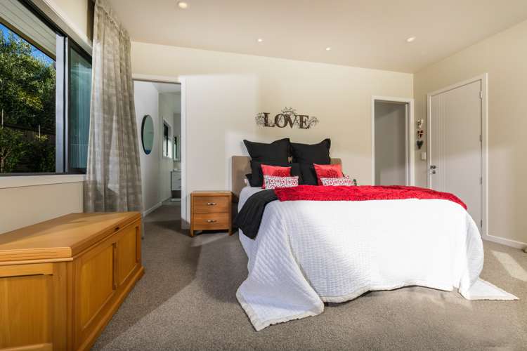 6 Traffic Road Greenhithe_9