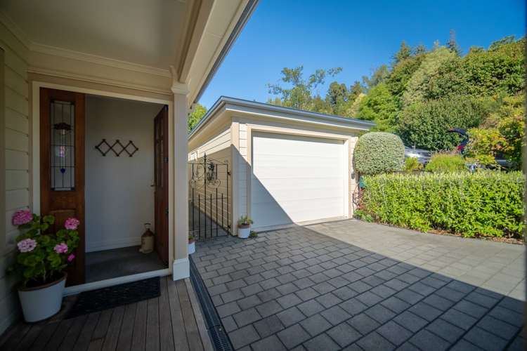 7 Banff Way Toi Toi_24