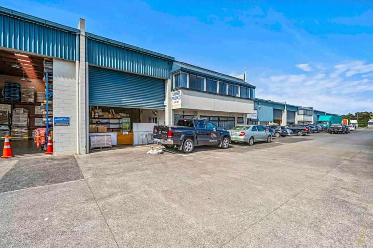 Unit E/12 Dalgety Drive Wiri_5