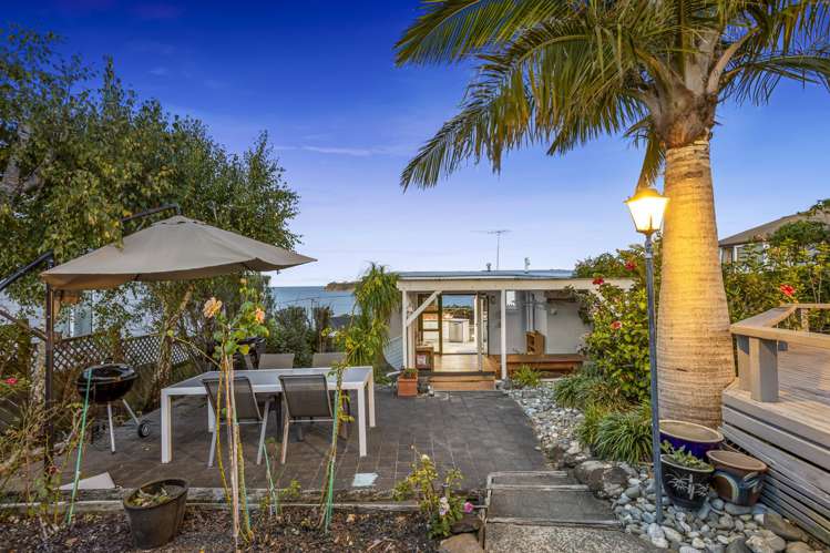 8 Swann Beach Road Stanmore Bay_4