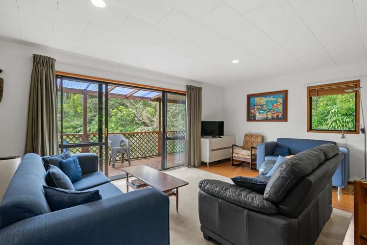 172 Howard Road Orere Point_10