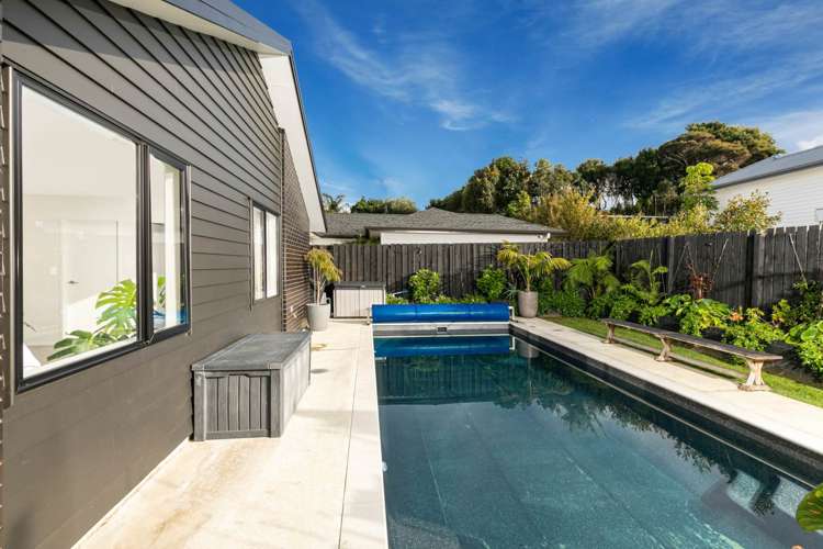 5e Olwyn Place Greenhithe_16