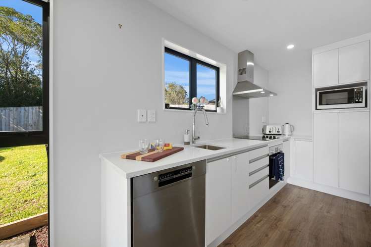 18 Taupata Lane Helensville_16