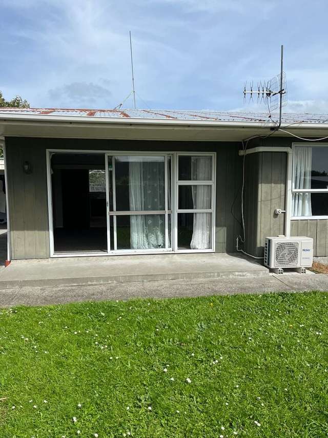 Sunny private unit close to city