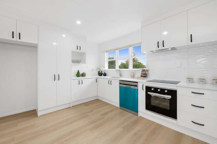 18 Crown Crescent Otara_17