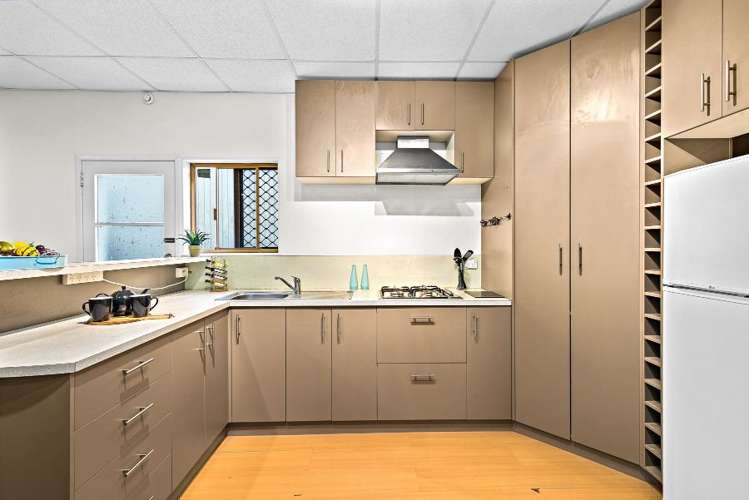 6 Fayette Place Te Atatu South_11