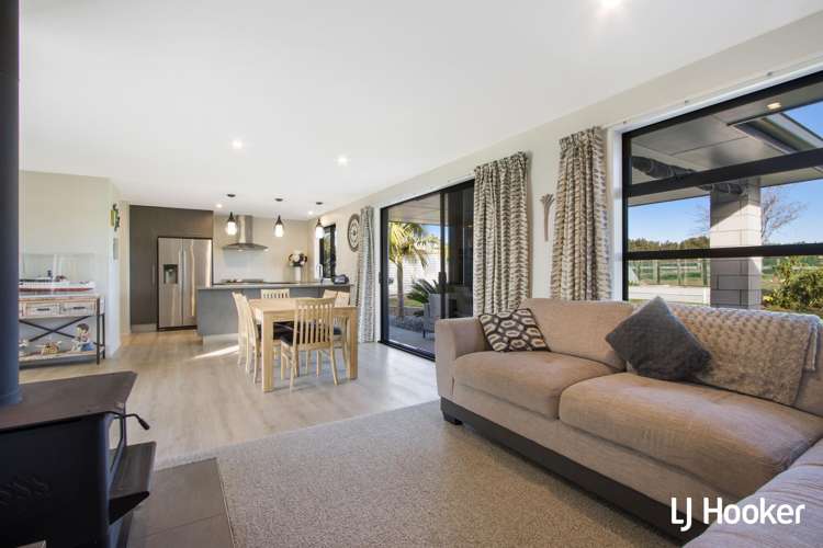 19 Athenree Heights Athenree_12