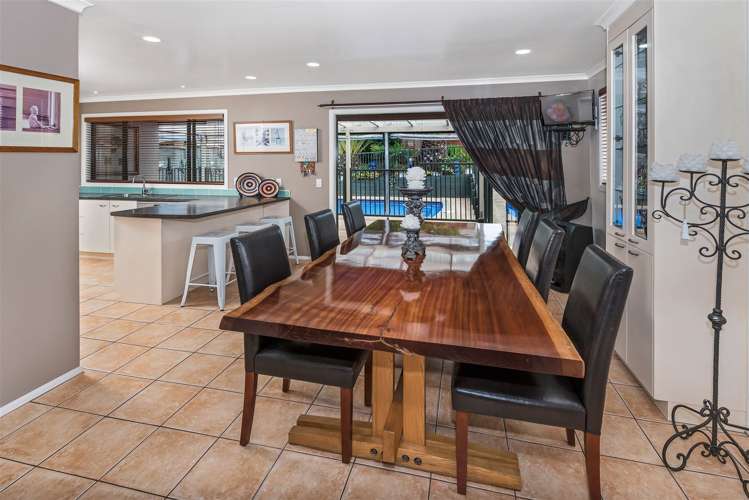 6 Marine Parade Mellons Bay_26