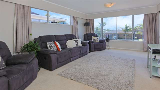 13 Taitua Drive Te Atatu South_1